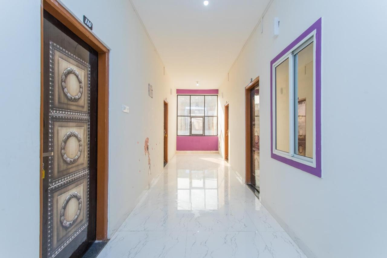 Oyo 27862 Hotel Brooklyn Indore Exterior photo